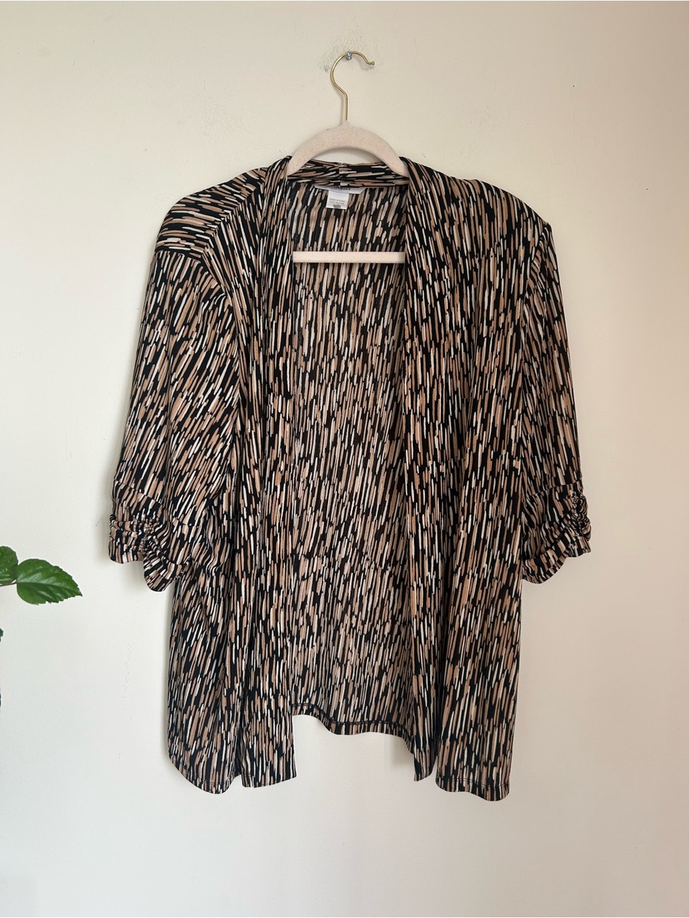 Lightweight Black and Beige Patterned Open Cardigan